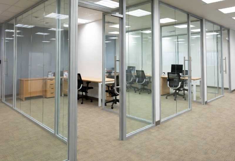 modern frameless office glass partition design and setup in riyadh (2)