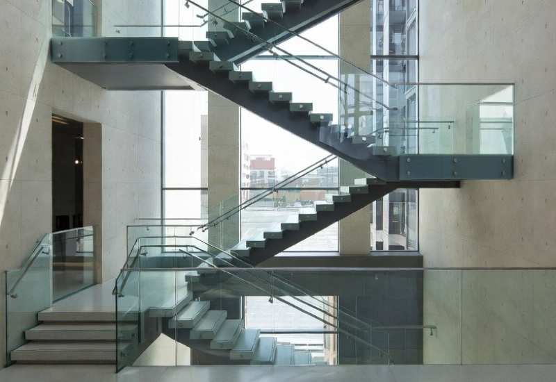 modern glass railing installation in riyadh by osama glass since 2012 (1)